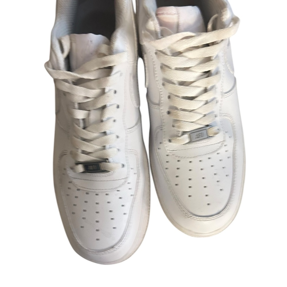 Nike Air Force 1's '07 Triple White Shoes Sz 10.5 Women/Sz 9 Men #315122-111 - Picture 4 of 9